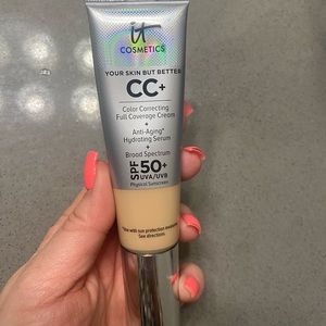 It cosmetics color light cc cream used 5 times expired 11/2023